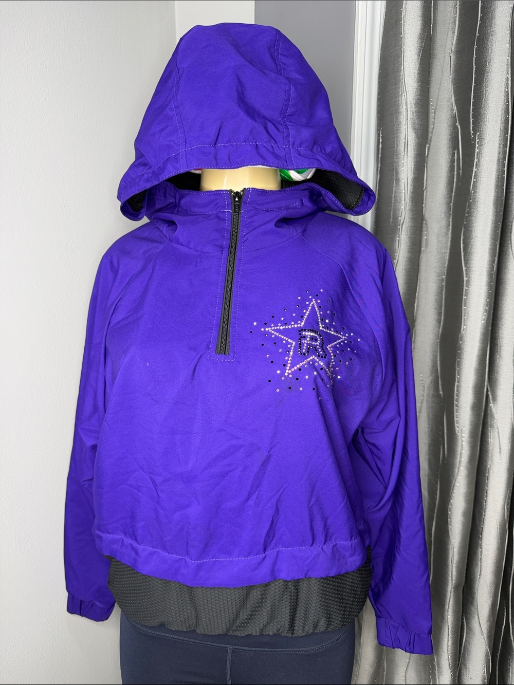 Varsity Spirit Girls Sz S Purple Hooded Pullover with Star Accent with Swarovski